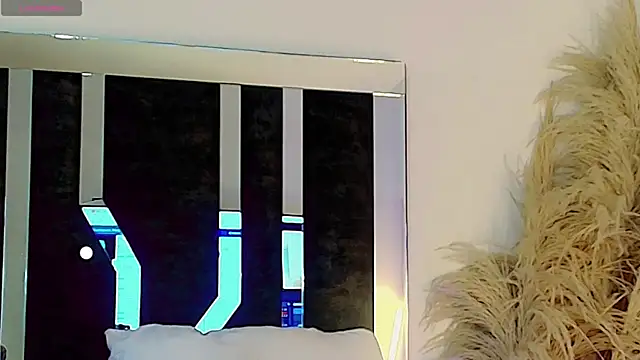 Snapshot of honey_skin chatting on 23, 6, 2026 honey skin online show from 23, 6, 2026