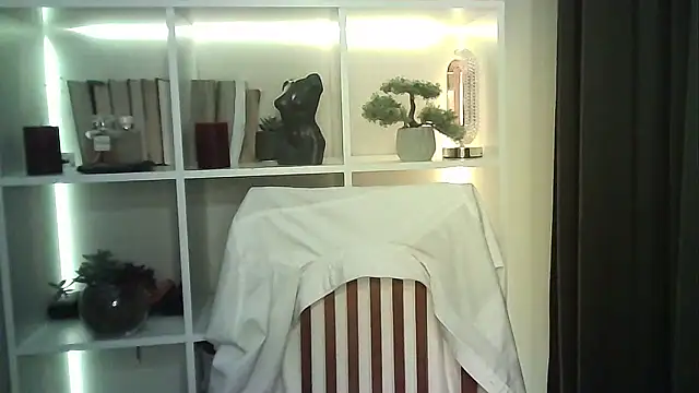 X Alisa online show from 10, 11, 2025