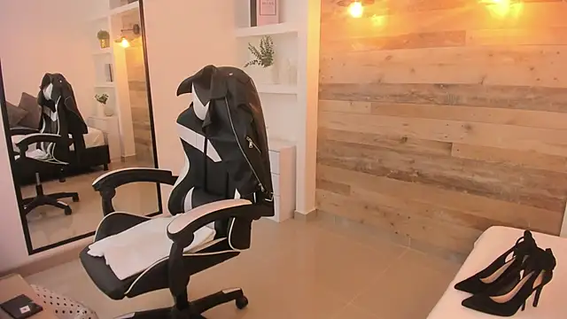 candy summer28 online show from 24, 3, 2026