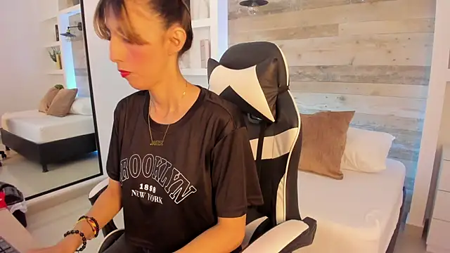 candy summer28 online show from 22, 12, 2025