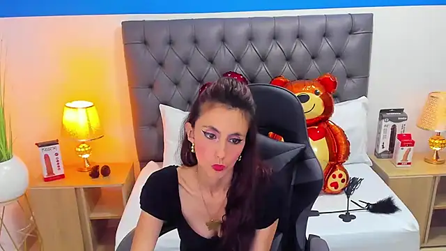 candy summer28 online show from 20, 2, 2025