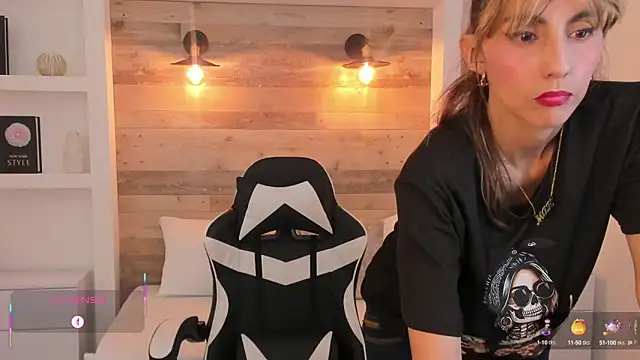 Snapshot of candy_summer28 chatting on 15, 10, 2025 candy summer28 online show from 15, 10, 2025