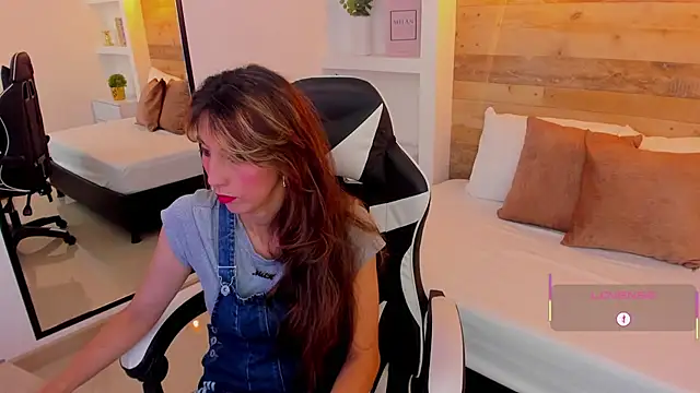 Snapshot of candy_summer28 chatting on 22, 11, 2025 candy summer28 online show from 22, 11, 2025