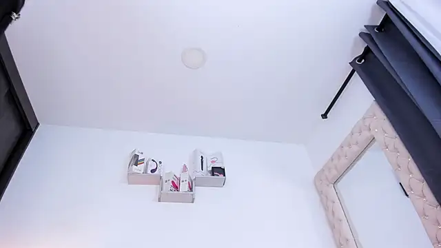 lorennahernandez01 online show from 29, 10, 2025