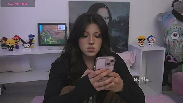 Snapshot of Ag4ta_ chatting on 21, 11, 2025 Ag4ta online show from 21, 11, 2025