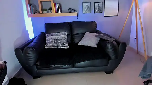 helenaduque  online show from 24, 3, 2026