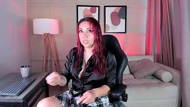helenaduque  online show from 4, 5, 2026