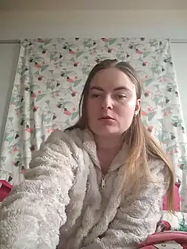 Snapshot of ElenaMaeer chatting on 5, 2, 2026 ElenaMaeer online show from 5, 2, 2026