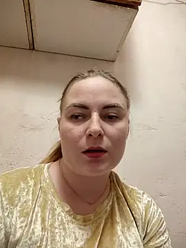 Snapshot of ElenaMaeer chatting on 4, 12, 2025 ElenaMaeer online show from 4, 12, 2025