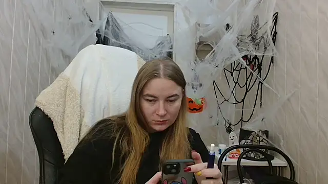 Snapshot of ElenaMaeer chatting on 31, 10, 2025 ElenaMaeer online show from 31, 10, 2025