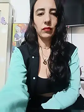 Snapshot of christine-x chatting on 18, 6, 2026 christine-x online show from 18, 6, 2026