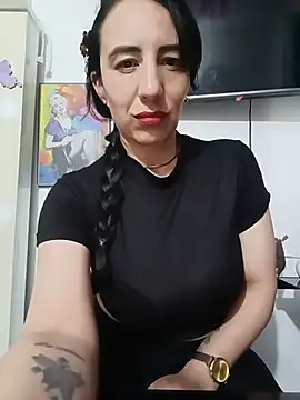 Snapshot of christine-x chatting on 20, 6, 2026 christine-x online show from 20, 6, 2026