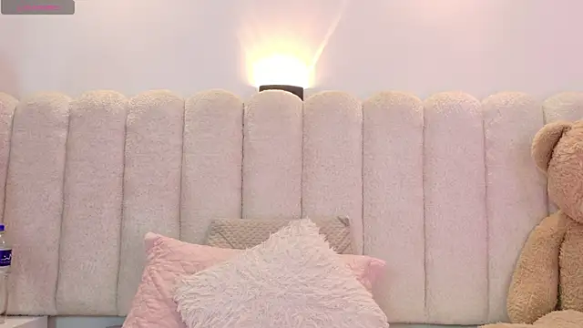Mia rom11 online show from 6, 5, 2026