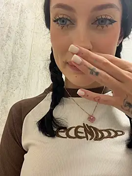 Melissa crazy online show from 11, 3, 2026