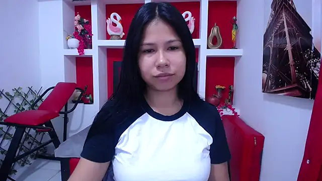 Letty Plugxo online show from 9, 10, 2025