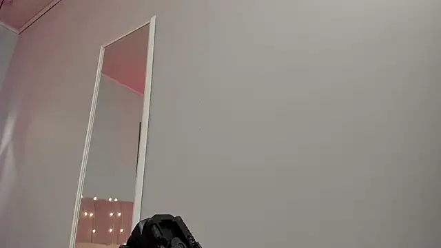 ScarletGV online show from 17, 6, 2026