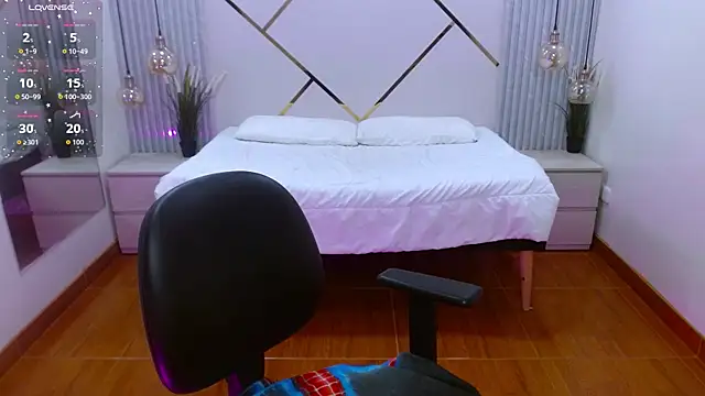 LenaRoses online show from 6, 10, 2025