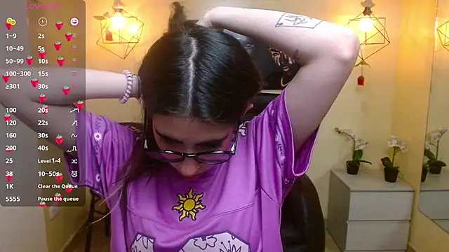 LenaRoses online show from 6, 2, 2025