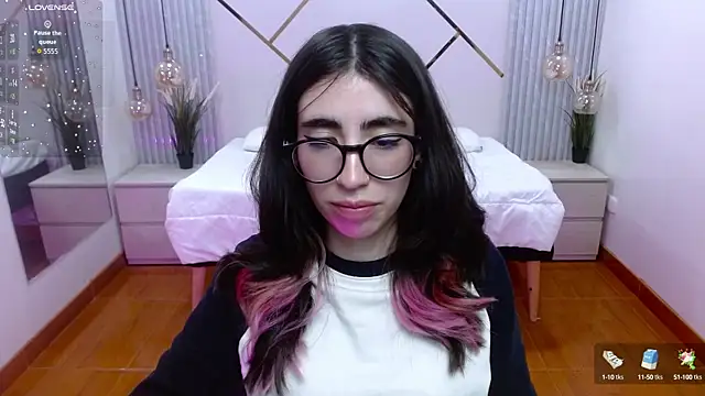 LenaRoses online show from 7, 10, 2025