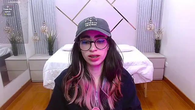 LenaRoses online show from 15, 10, 2025