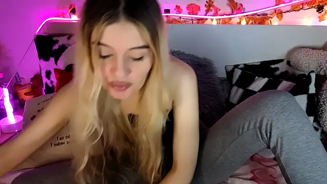 nicollewetpussy online show from 10, 5, 2026
