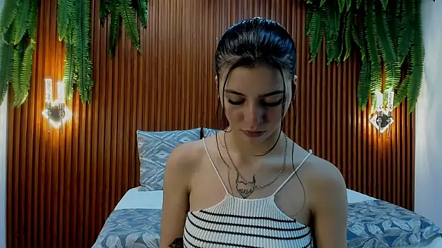 Snapshot of alice_greco chatting on 19, 6, 2026 alice greco online show from 19, 6, 2026