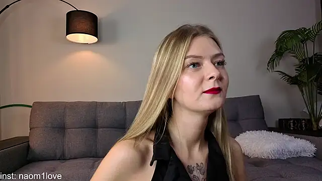 Naomi Girly online show from 19, 10, 2025