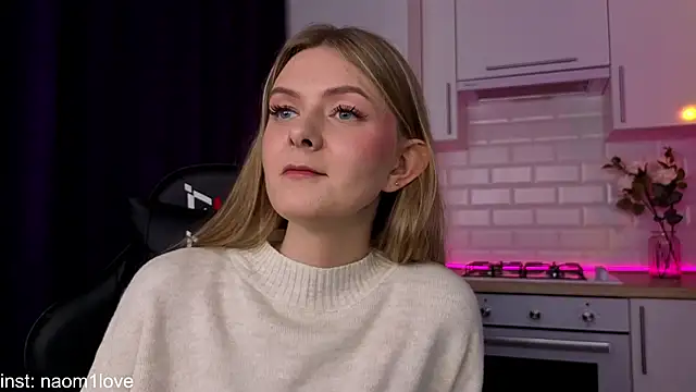 Naomi Girly online show from 11, 10, 2025