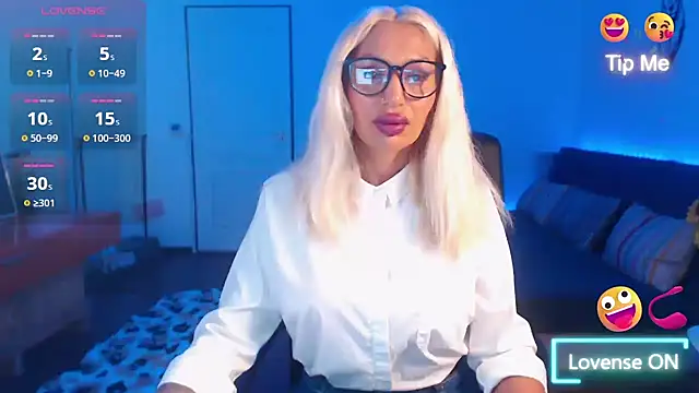 beauty chl0e online show from 4, 10, 2025