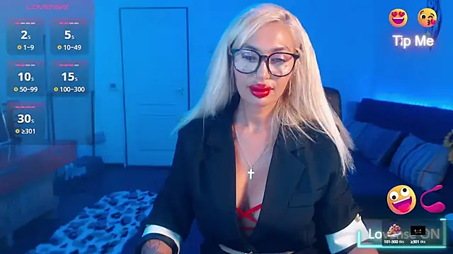 Snapshot of beauty_chl0e chatting on 7, 10, 2025 beauty chl0e online show from 7, 10, 2025