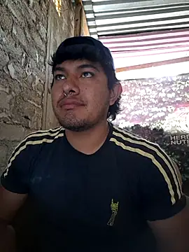 Snapshot of GusssHOT chatting on 10, 4, 2026 GusssHOT online show from 10, 4, 2026