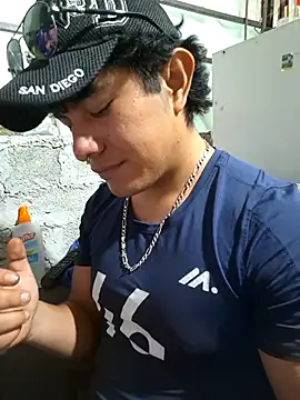 Snapshot of GusssHOT chatting on 9, 10, 2025 GusssHOT online show from 9, 10, 2025