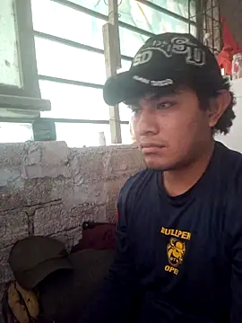 Snapshot of GusssHOT chatting on 17, 10, 2025 GusssHOT online show from 17, 10, 2025