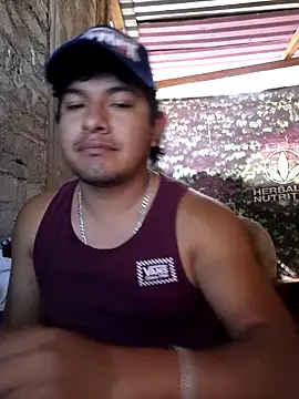 Snapshot of GusssHOT chatting on 9, 4, 2026 GusssHOT online show from 9, 4, 2026