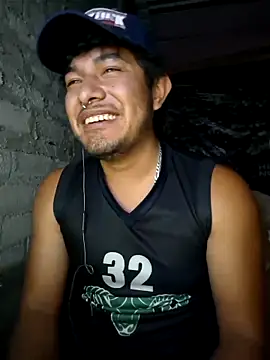 Snapshot of GusssHOT chatting on 16, 4, 2026 GusssHOT online show from 16, 4, 2026