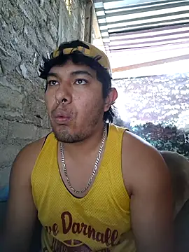 Snapshot of GusssHOT chatting on 11, 4, 2026 GusssHOT online show from 11, 4, 2026