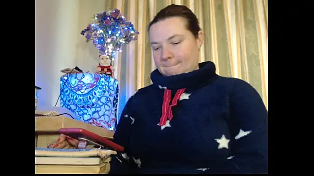 amorelara online show from 8, 10, 2025