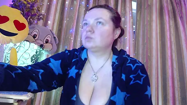 amorelara online show from 15, 4, 2026