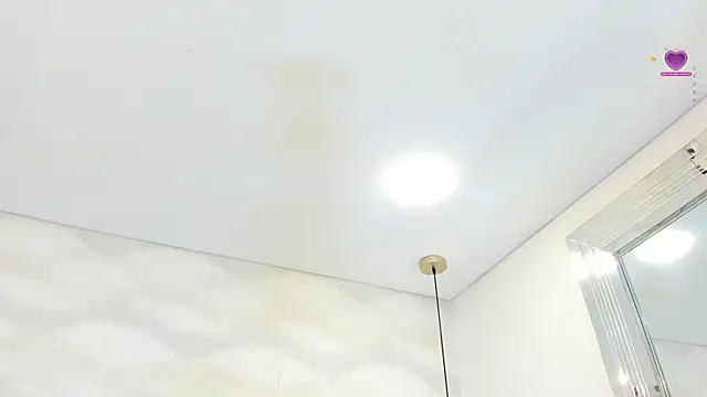 im nahomi online show from 22, 12, 2025