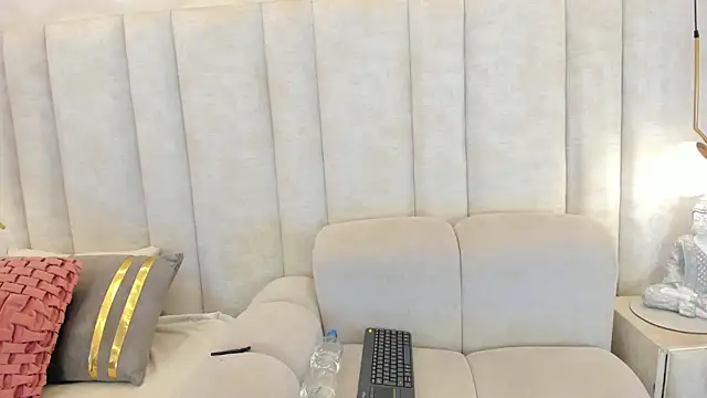 im nahomi online show from 9, 4, 2026