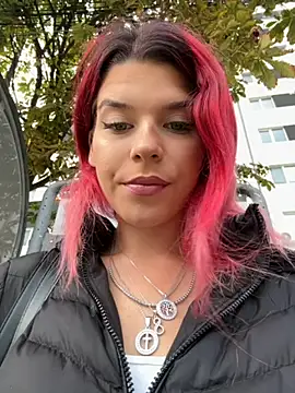 Snapshot of RiriRoseey chatting on 23, 10, 2025 RiriRoseey online show from 23, 10, 2025