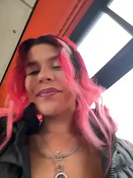 Snapshot of RiriRoseey chatting on 9, 10, 2025 RiriRoseey online show from 9, 10, 2025