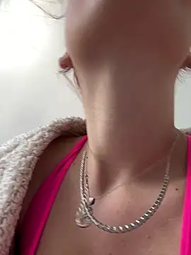 RiriRoseey online show from 5, 4, 2026