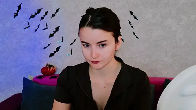 Snapshot of Miss_Arwen chatting on 13, 10, 2025 Miss Arwen online show from 13, 10, 2025