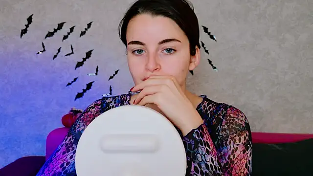 Snapshot of Miss_Arwen chatting on 8, 10, 2025 Miss Arwen online show from 8, 10, 2025