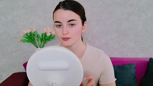 Snapshot of Miss_Arwen chatting on 12, 11, 2025 Miss Arwen online show from 12, 11, 2025