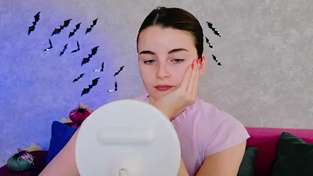 Snapshot of Miss_Arwen chatting on 14, 10, 2025 Miss Arwen online show from 14, 10, 2025