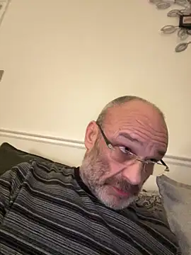 Shyboy817 online show from 14, 11, 2025