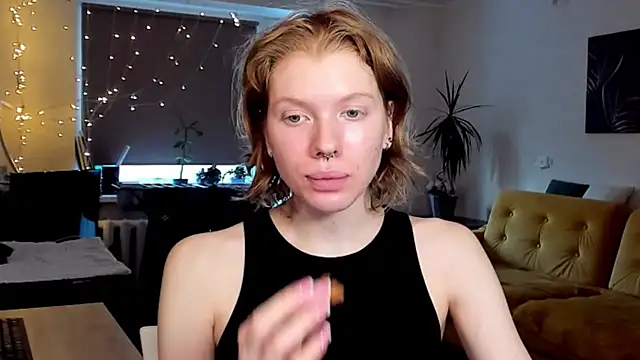 Snapshot of StellaDavis chatting on 19, 2, 2025 StellaDavis online show from 19, 2, 2025
