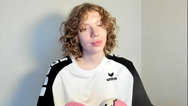 StellaDavis online show from 4, 11, 2025